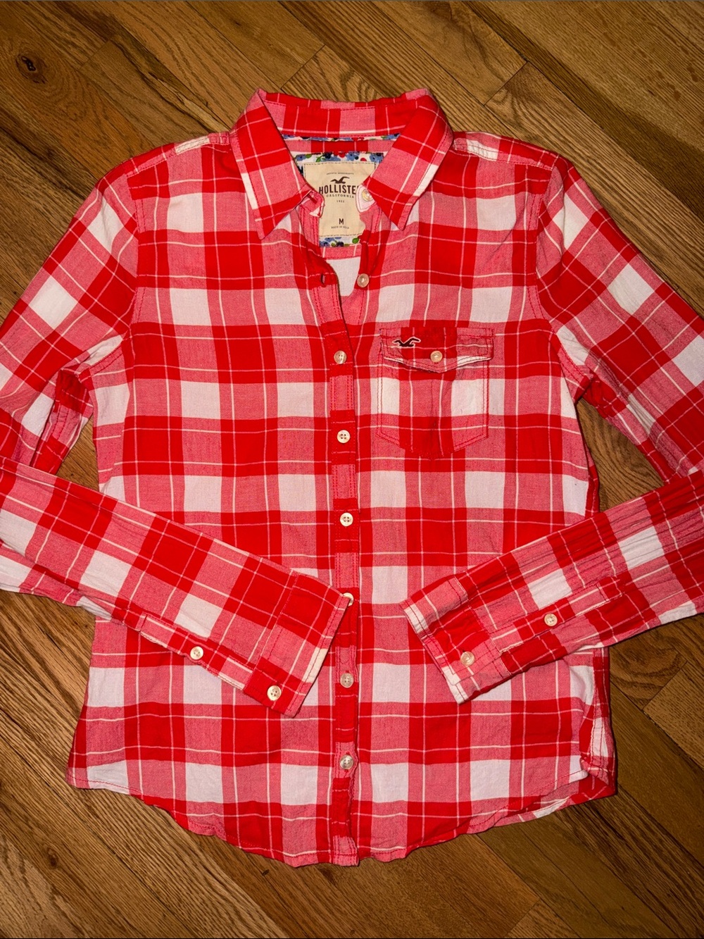 Hollister Red and White Plaid Button-Down Shirt Size M